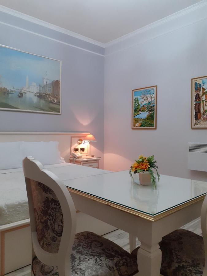 Hotel Guri Ельбасан Екстер'єр фото