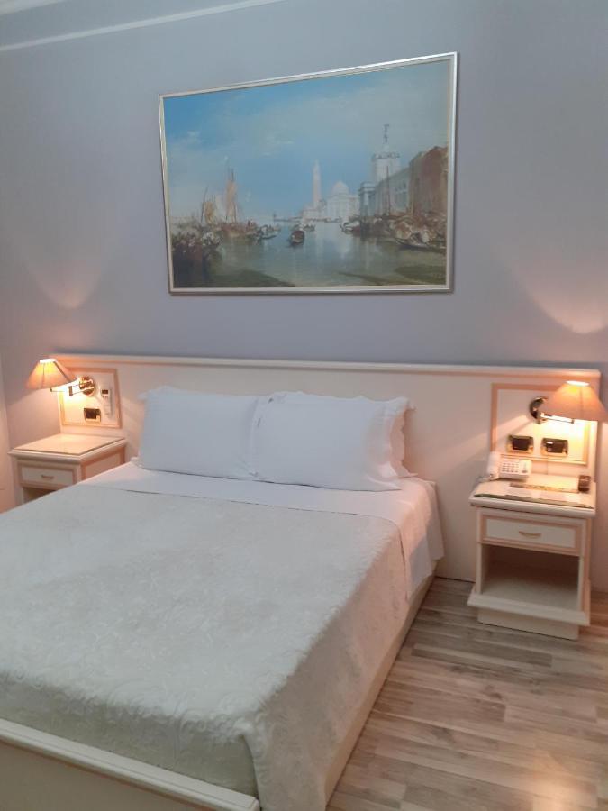 Hotel Guri Ельбасан Екстер'єр фото