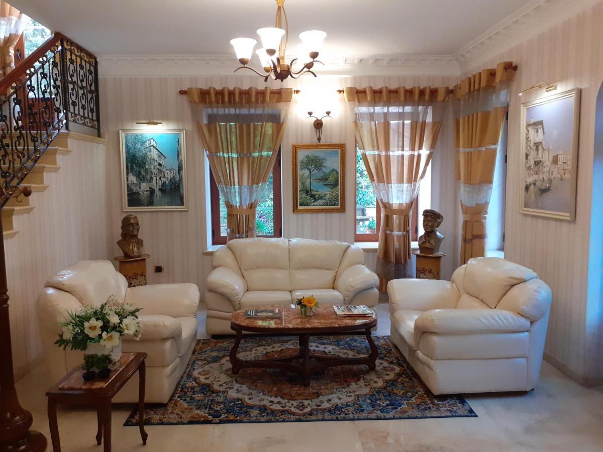 Hotel Guri Ельбасан Екстер'єр фото